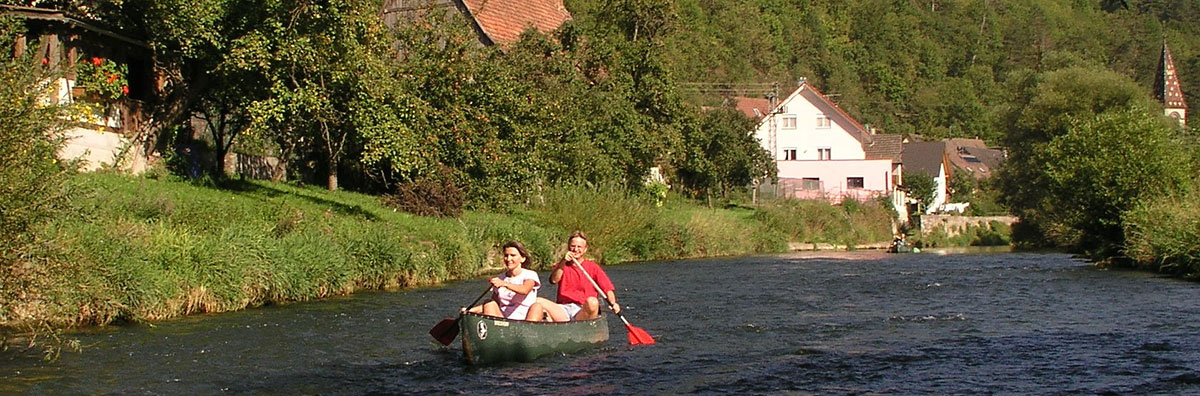 Kanus auf dem oberen Neckar vor Fischingen