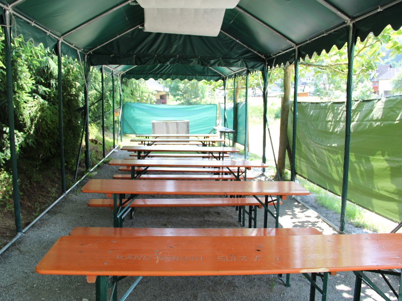 Sonnengeschützt beim Grillen